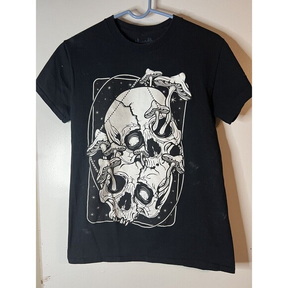 girls size 2 shoese Small Threadless Skulls Tshirt - Picture 1 of 3